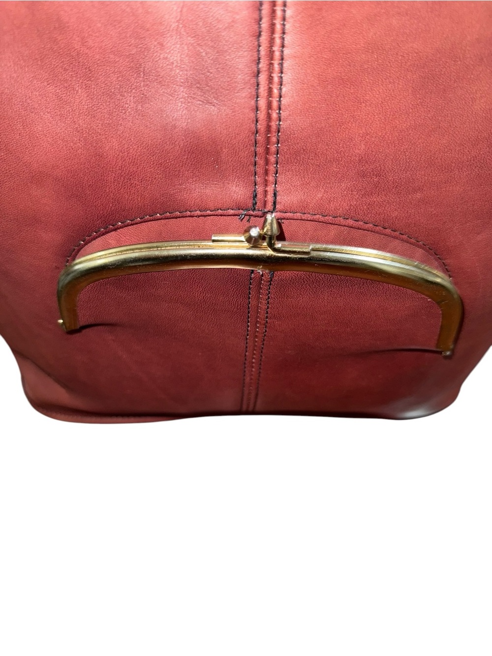 Vintage Leather Tote Oxblood Shoulder Purse Gold Accent Kiss Lock Frame Bag - Picture 6 of 13